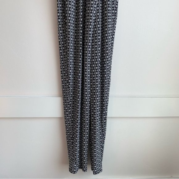 BCBGeneration Black & White Pattern Sleeveless Jumpsuit - Picture 11 of 11